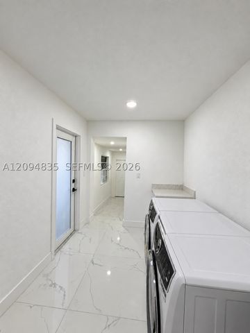 2610 Pierce St, Hollywood, FL 33020