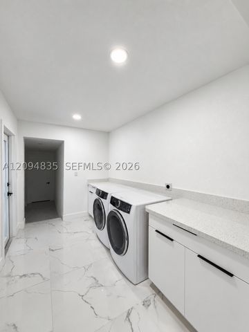2610 Pierce St, Hollywood, FL 33020