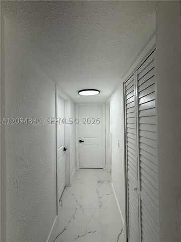 2610 Pierce St, Hollywood, FL 33020