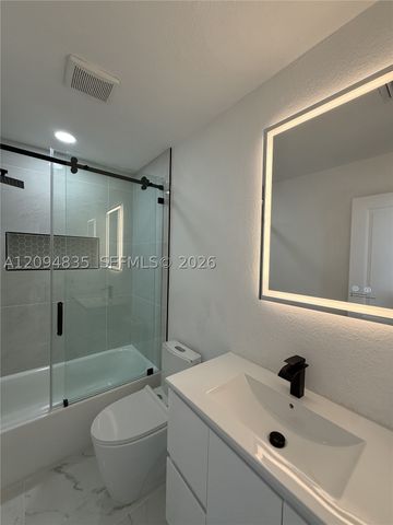 2610 Pierce St, Hollywood, FL 33020