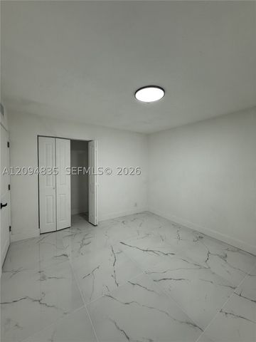 2610 Pierce St, Hollywood, FL 33020