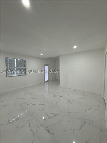 2610 Pierce St, Hollywood, FL 33020