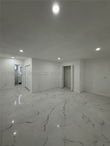 2610 Pierce St, Hollywood, FL 33020