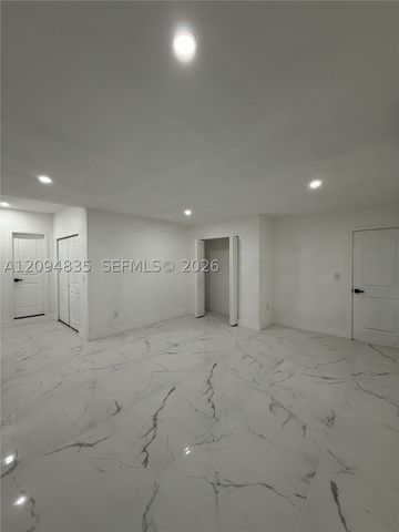 2610 Pierce St, Hollywood, FL 33020