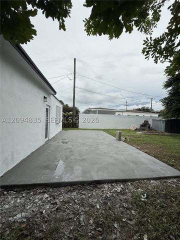 2610 Pierce St, Hollywood, FL 33020