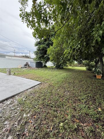 2610 Pierce St, Hollywood, FL 33020