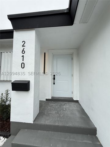 2610 Pierce St, Hollywood, FL 33020