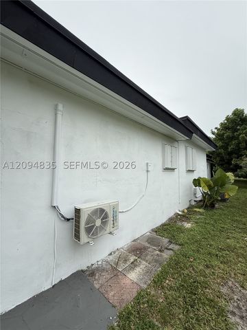 2610 Pierce St, Hollywood, FL 33020