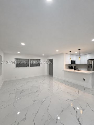 2610 Pierce St, Hollywood, FL 33020