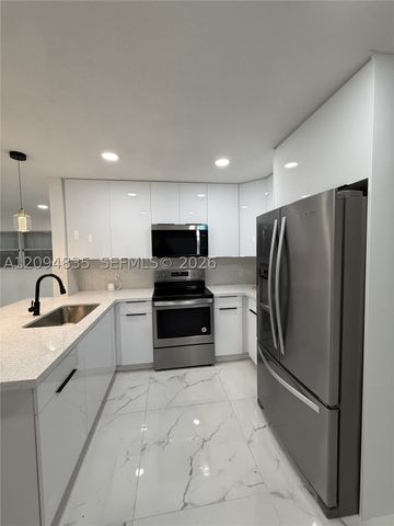 2610 Pierce St, Hollywood, FL 33020