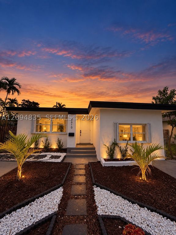 2610 Pierce St, Hollywood, FL 33020