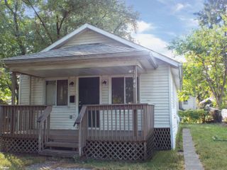 1140 E Elza Street, Hazel Park, MI 48030