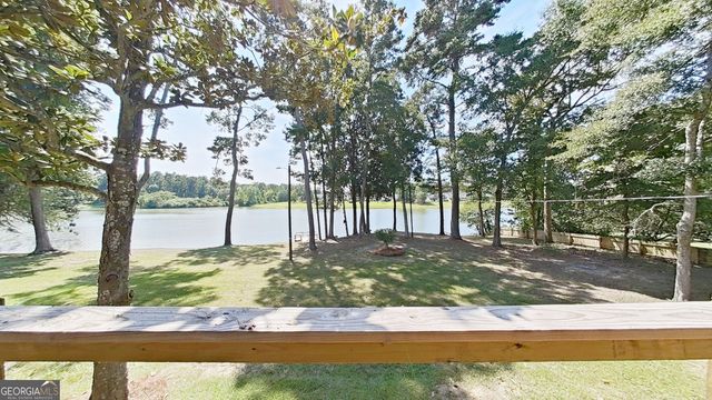 289 Lake Trace Drive, Thomasville, GA 31757
