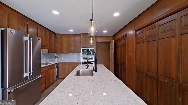 289 Lake Trace Drive, Thomasville, GA 31757