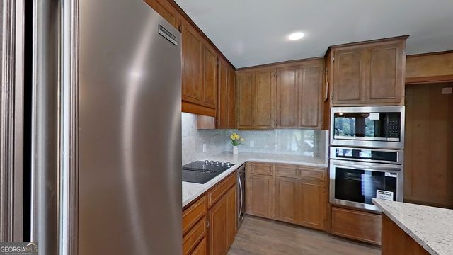 289 Lake Trace Drive, Thomasville, GA 31757