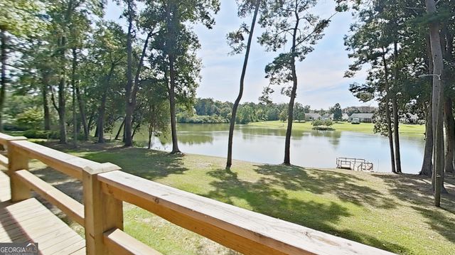 289 Lake Trace Drive, Thomasville, GA 31757