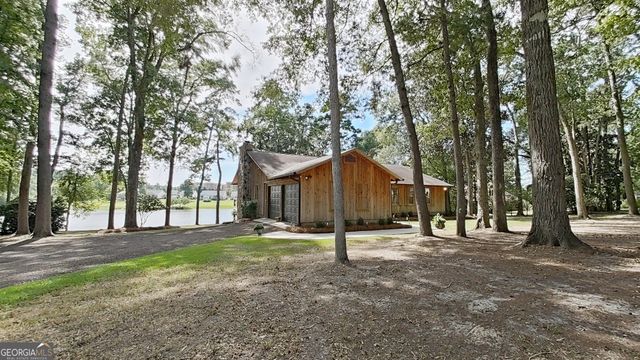 289 Lake Trace Drive, Thomasville, GA 31757