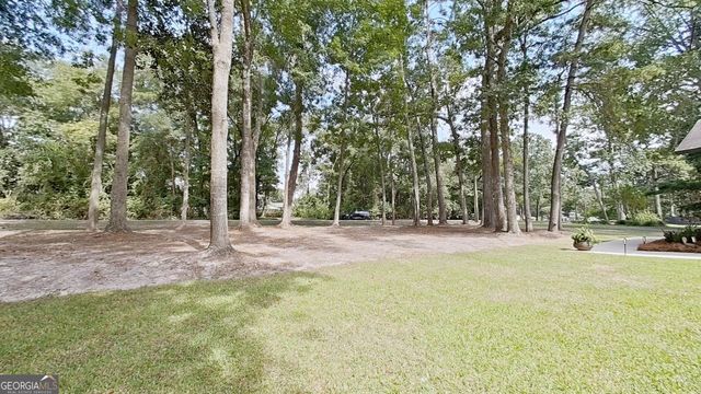 289 Lake Trace Drive, Thomasville, GA 31757
