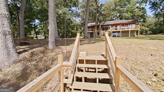 289 Lake Trace Drive, Thomasville, GA 31757