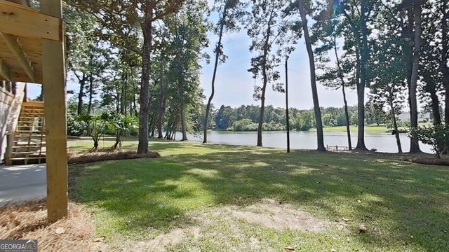 289 Lake Trace Drive, Thomasville, GA 31757