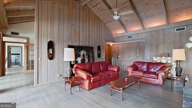 289 Lake Trace Drive, Thomasville, GA 31757