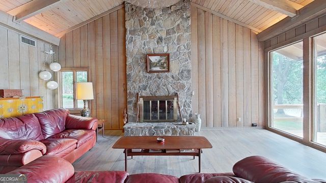 289 Lake Trace Drive, Thomasville, GA 31757