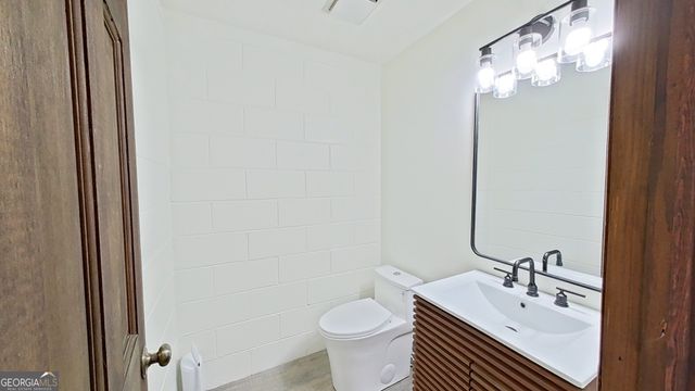 289 Lake Trace Drive, Thomasville, GA 31757