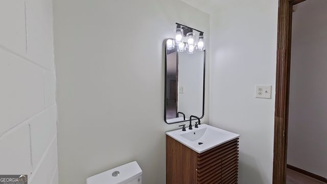 289 Lake Trace Drive, Thomasville, GA 31757