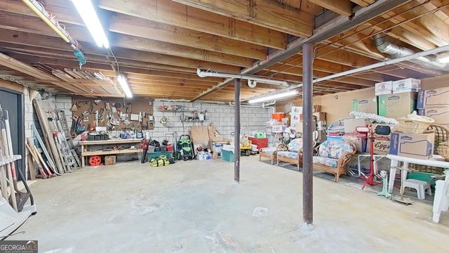 289 Lake Trace Drive, Thomasville, GA 31757