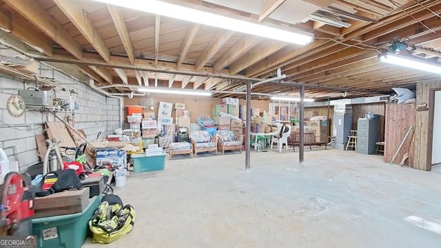 289 Lake Trace Drive, Thomasville, GA 31757