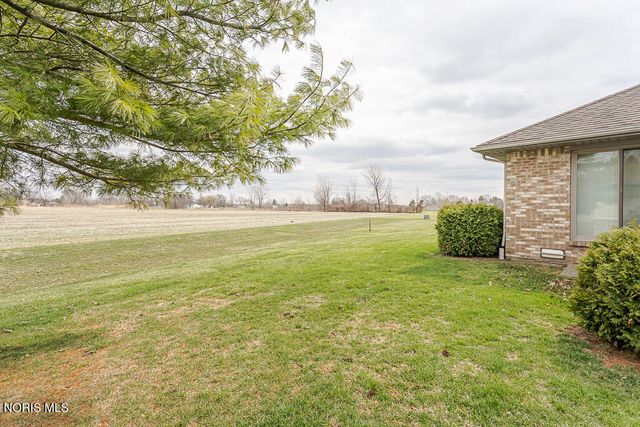 1347 Oaktree Court, Oregon, OH 43616