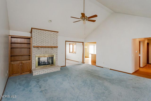 1347 Oaktree Court, Oregon, OH 43616