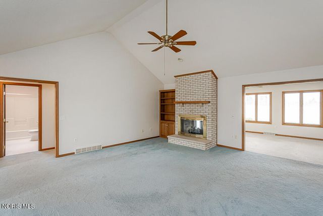 1347 Oaktree Court, Oregon, OH 43616