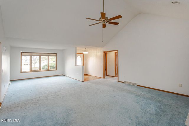 1347 Oaktree Court, Oregon, OH 43616