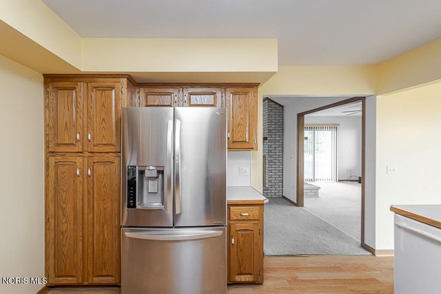 1347 Oaktree Court, Oregon, OH 43616