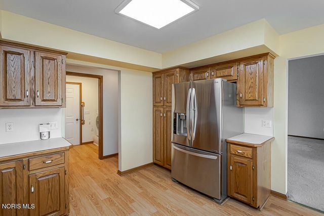 1347 Oaktree Court, Oregon, OH 43616