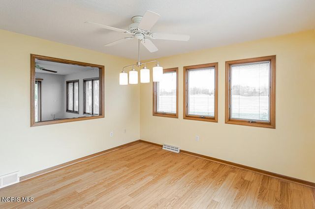 1347 Oaktree Court, Oregon, OH 43616