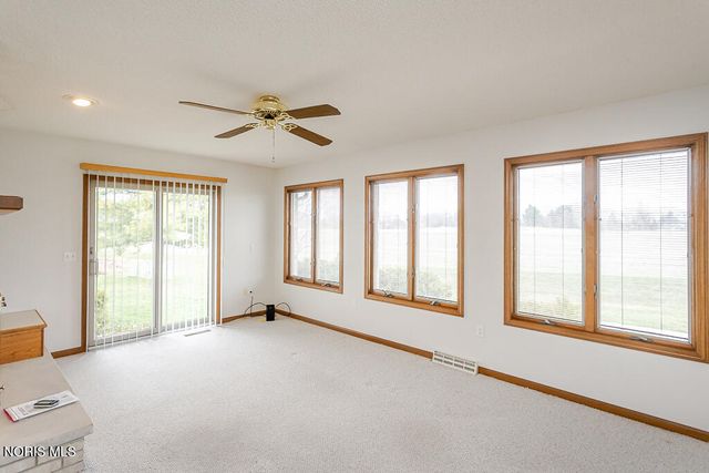 1347 Oaktree Court, Oregon, OH 43616