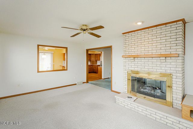 1347 Oaktree Court, Oregon, OH 43616