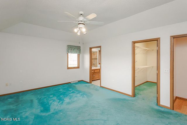 1347 Oaktree Court, Oregon, OH 43616