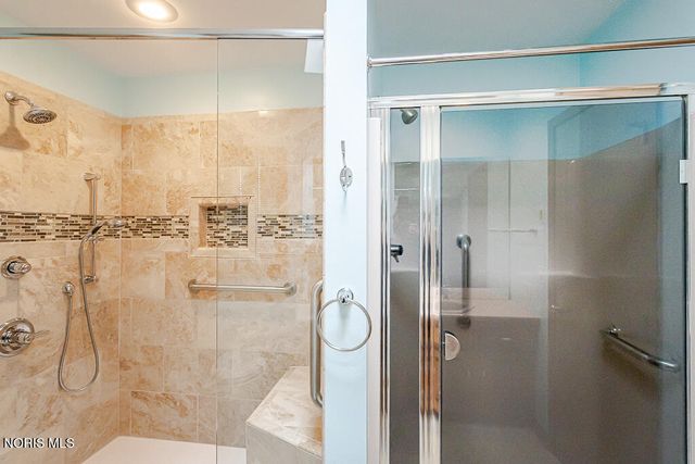 1347 Oaktree Court, Oregon, OH 43616