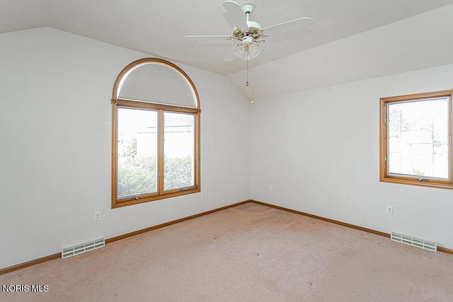 1347 Oaktree Court, Oregon, OH 43616