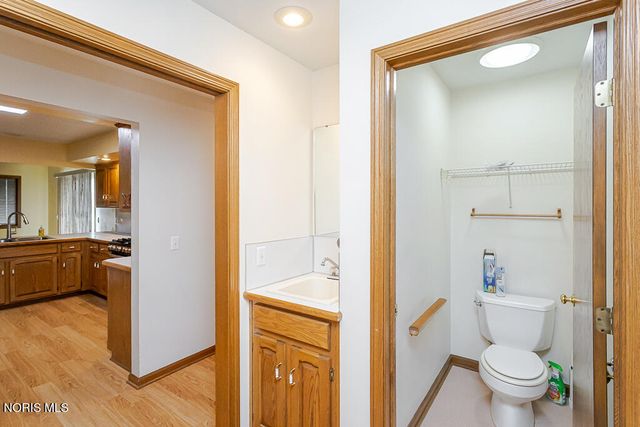 1347 Oaktree Court, Oregon, OH 43616