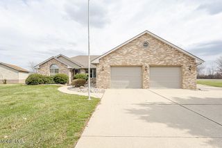 1347 Oaktree Court, Oregon, OH 43616