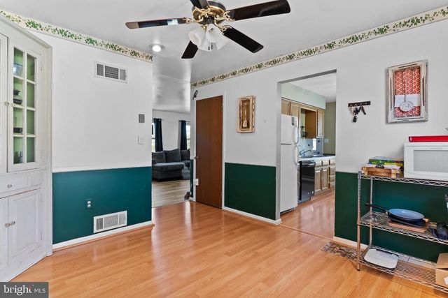 1434 YORKTOWNE, Mechanicsburg, PA 17050