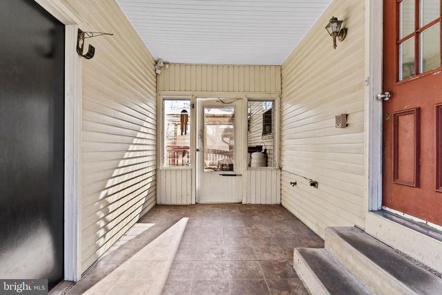 1434 YORKTOWNE, Mechanicsburg, PA 17050