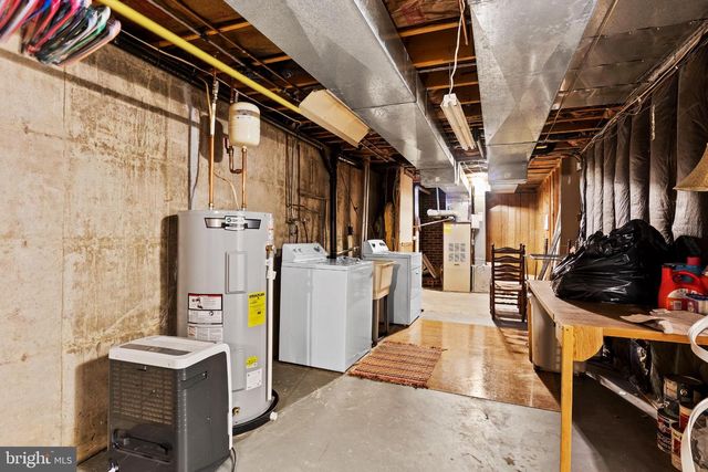 1434 YORKTOWNE, Mechanicsburg, PA 17050