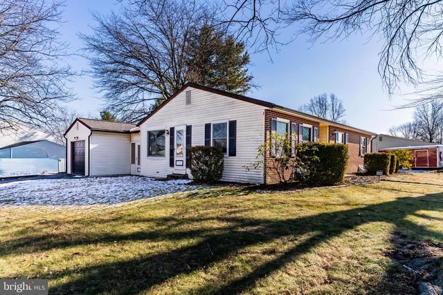 1434 YORKTOWNE, Mechanicsburg, PA 17050