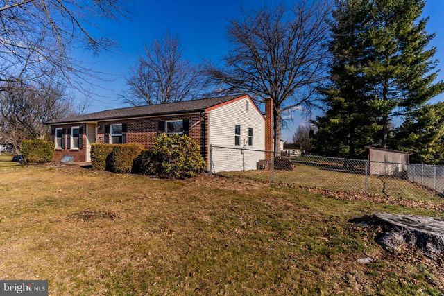 1434 YORKTOWNE, Mechanicsburg, PA 17050