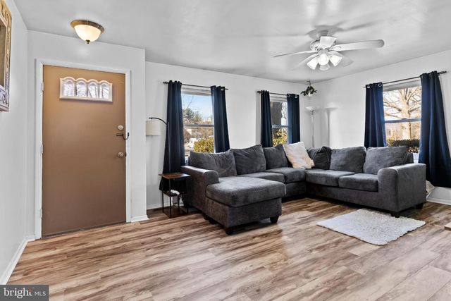 1434 YORKTOWNE, Mechanicsburg, PA 17050